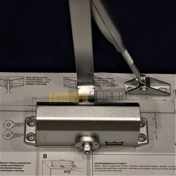 dormakaba TS Nano Size 2 (дверной доводчик в комплекте с рычагом)