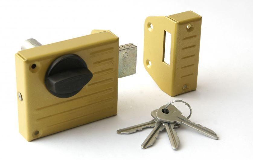 Д-град Зенит ЗН1-2.1 золото Замок накладной (16)