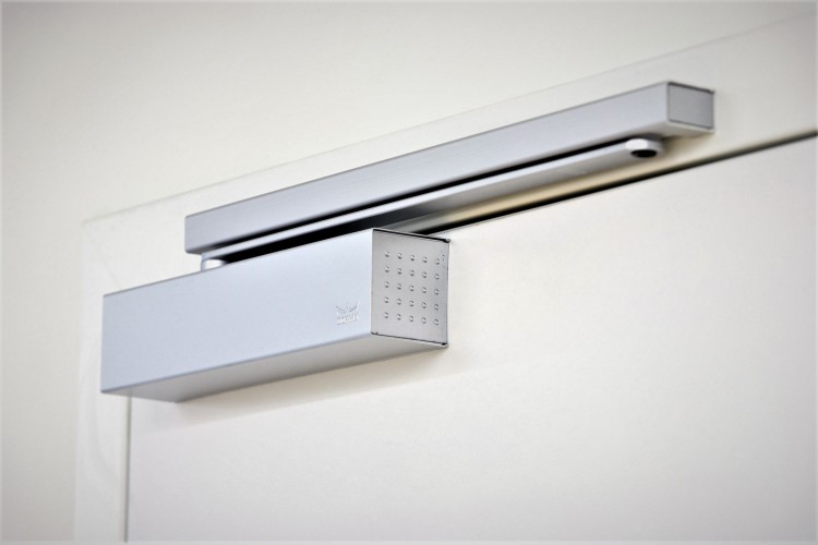 DORMA TS 93 B EN 5-7 дверной доводчик (корпус доводчика с монтажной пластиной, без тяги)